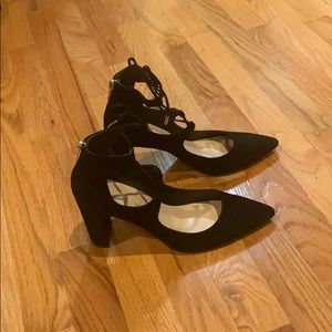 Velvet Ivana Trump tie heels
